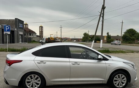 Hyundai Solaris II рестайлинг, 2019 год, 1 350 000 рублей, 3 фотография