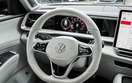 Volkswagen Teramont, 2025 год, 6 090 000 рублей, 14 фотография