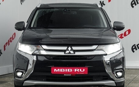 Mitsubishi Outlander III рестайлинг 3, 2017 год, 2 000 000 рублей, 2 фотография