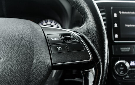 Mitsubishi Outlander III рестайлинг 3, 2017 год, 2 000 000 рублей, 15 фотография