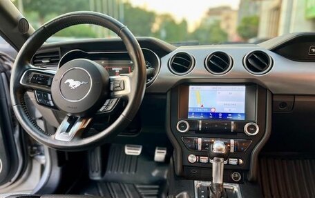 Ford Mustang VI рестайлинг, 2021 год, 3 556 548 рублей, 18 фотография