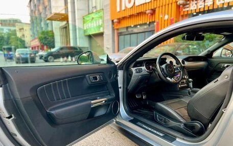 Ford Mustang VI рестайлинг, 2021 год, 3 556 548 рублей, 24 фотография