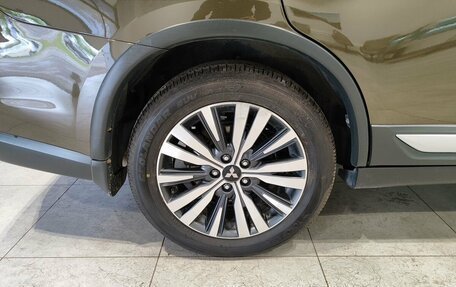 Mitsubishi Outlander III рестайлинг 3, 2019 год, 2 139 000 рублей, 12 фотография