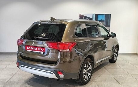 Mitsubishi Outlander III рестайлинг 3, 2019 год, 2 139 000 рублей, 5 фотография