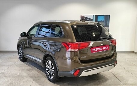 Mitsubishi Outlander III рестайлинг 3, 2019 год, 2 139 000 рублей, 7 фотография