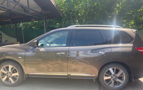 Nissan Pathfinder, 2014 год, 2 000 000 рублей, 1 фотография