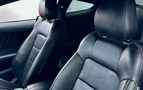 Ford Mustang VI рестайлинг, 2021 год, 2 600 014 рублей, 6 фотография