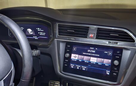 Volkswagen Tiguan II, 2018 год, 2 300 000 рублей, 3 фотография