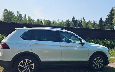 Volkswagen Tiguan II, 2018 год, 2 300 000 рублей, 2 фотография