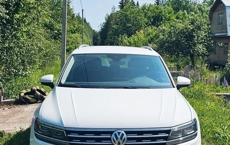 Volkswagen Tiguan II, 2018 год, 2 300 000 рублей, 5 фотография