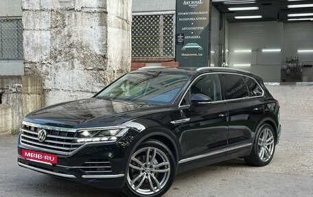 Volkswagen Touareg III, 2018 год, 4 990 000 рублей, 2 фотография