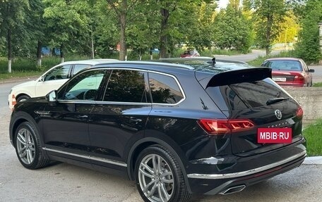 Volkswagen Touareg III, 2018 год, 4 990 000 рублей, 6 фотография