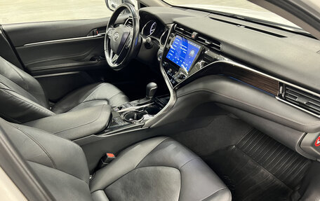 Toyota Camry, 2018 год, 2 550 000 рублей, 11 фотография