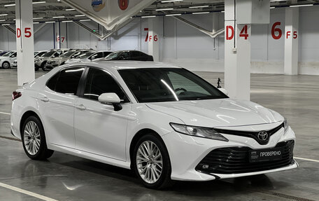 Toyota Camry, 2018 год, 2 550 000 рублей, 3 фотография