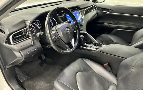 Toyota Camry, 2018 год, 2 550 000 рублей, 16 фотография