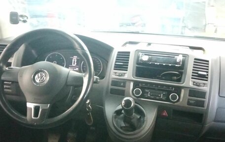 Volkswagen Caravelle T6 рестайлинг, 2015 год, 1 999 000 рублей, 5 фотография