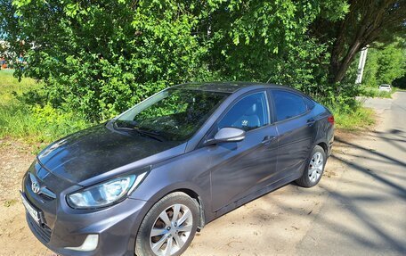 Hyundai Solaris II рестайлинг, 2012 год, 800 000 рублей, 2 фотография