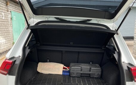 Volkswagen Tiguan II, 2018 год, 2 000 050 рублей, 4 фотография