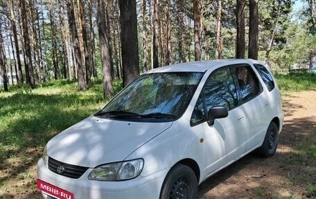 Toyota Corolla Spacio II, 2001 год, 500 000 рублей, 5 фотография