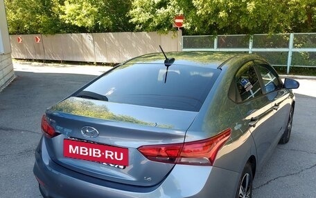 Hyundai Solaris II рестайлинг, 2018 год, 1 000 000 рублей, 4 фотография