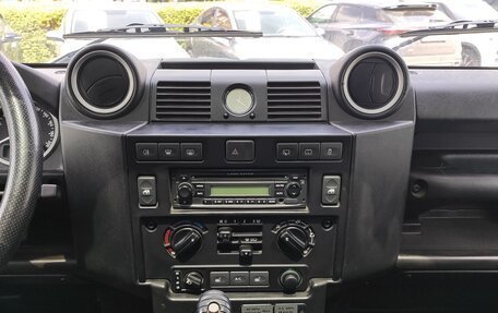 Land Rover Defender I, 2009 год, 2 595 000 рублей, 11 фотография