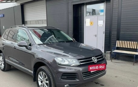 Volkswagen Touareg III, 2011 год, 2 390 000 рублей, 5 фотография