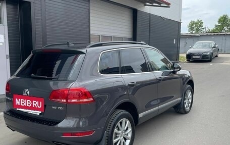 Volkswagen Touareg III, 2011 год, 2 390 000 рублей, 8 фотография
