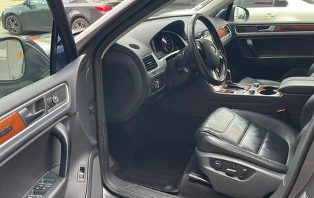 Volkswagen Touareg III, 2011 год, 2 390 000 рублей, 12 фотография