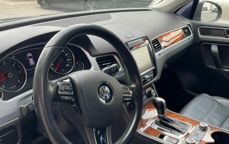 Volkswagen Touareg III, 2011 год, 2 390 000 рублей, 14 фотография