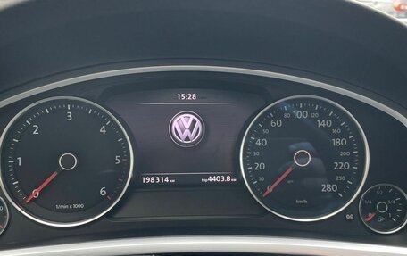 Volkswagen Touareg III, 2011 год, 2 390 000 рублей, 15 фотография