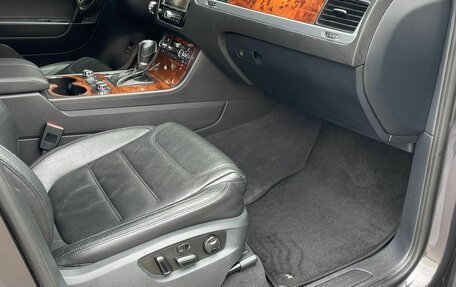 Volkswagen Touareg III, 2011 год, 2 390 000 рублей, 21 фотография