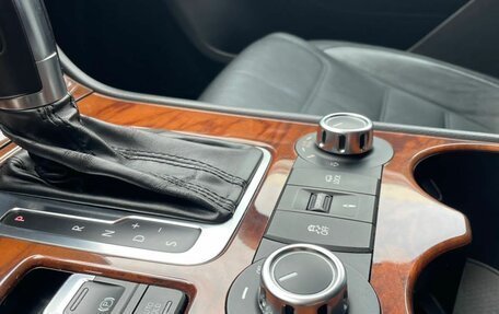 Volkswagen Touareg III, 2011 год, 2 390 000 рублей, 18 фотография
