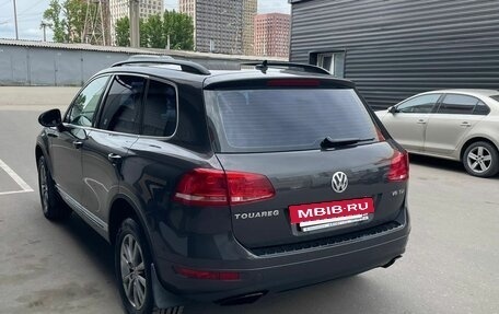 Volkswagen Touareg III, 2011 год, 2 390 000 рублей, 10 фотография