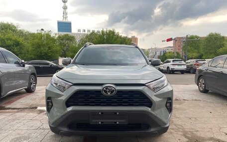 Toyota RAV4, 2023 год, 2 800 000 рублей, 2 фотография