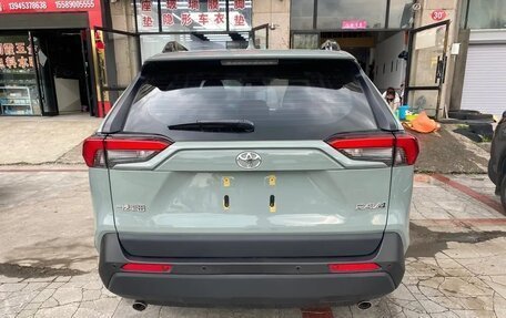 Toyota RAV4, 2023 год, 2 800 000 рублей, 5 фотография