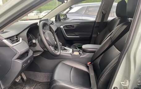 Toyota RAV4, 2023 год, 2 800 000 рублей, 7 фотография