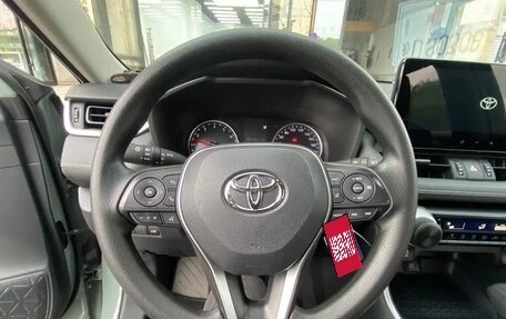 Toyota RAV4, 2023 год, 2 800 000 рублей, 8 фотография