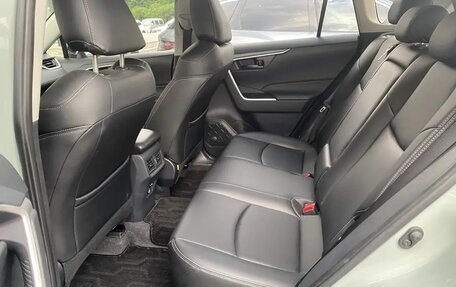 Toyota RAV4, 2023 год, 2 800 000 рублей, 14 фотография