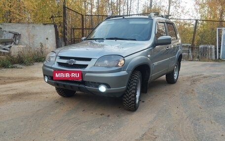 Chevrolet Niva I рестайлинг, 2017 год, 620 000 рублей, 2 фотография