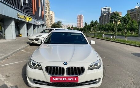 BMW 5 серия, 2013 год, 1 800 000 рублей, 6 фотография