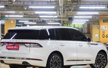 Lincoln Aviator II, 2022 год, 4 937 500 рублей, 3 фотография