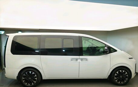 Hyundai Staria, 2021 год, 5 500 000 рублей, 5 фотография