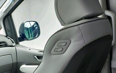 Hyundai Staria, 2021 год, 5 500 000 рублей, 14 фотография