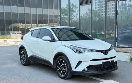 Toyota C-HR I рестайлинг, 2021 год, 1 750 080 рублей, 2 фотография