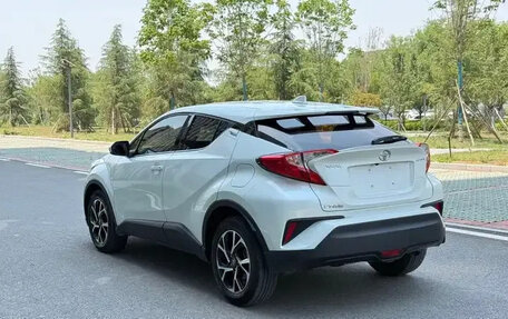 Toyota C-HR I рестайлинг, 2021 год, 1 750 080 рублей, 5 фотография