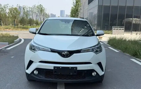 Toyota C-HR I рестайлинг, 2021 год, 1 750 080 рублей, 3 фотография