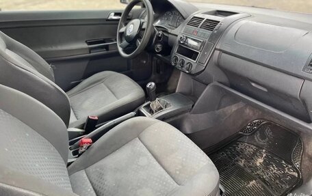 Volkswagen Polo IV рестайлинг, 2002 год, 200 000 рублей, 4 фотография