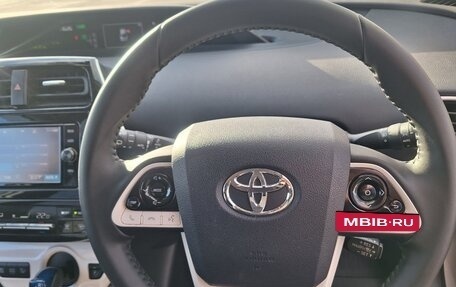 Toyota Prius IV XW50, 2017 год, 1 690 000 рублей, 6 фотография