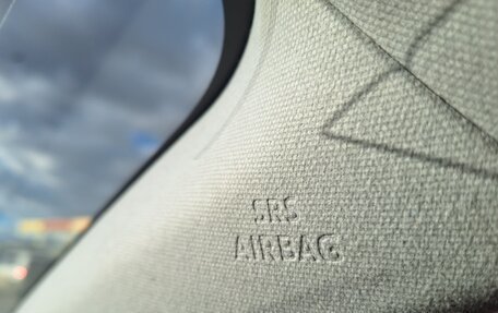 Toyota Prius IV XW50, 2017 год, 1 690 000 рублей, 18 фотография