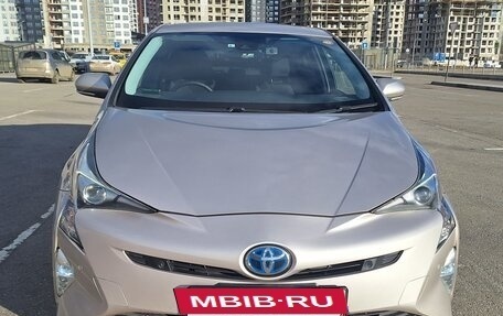 Toyota Prius IV XW50, 2017 год, 1 690 000 рублей, 13 фотография